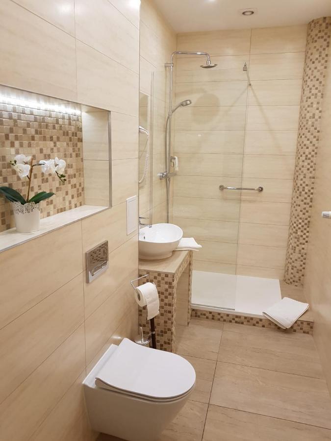 Kaja Apartamenty Legnica Exterior photo